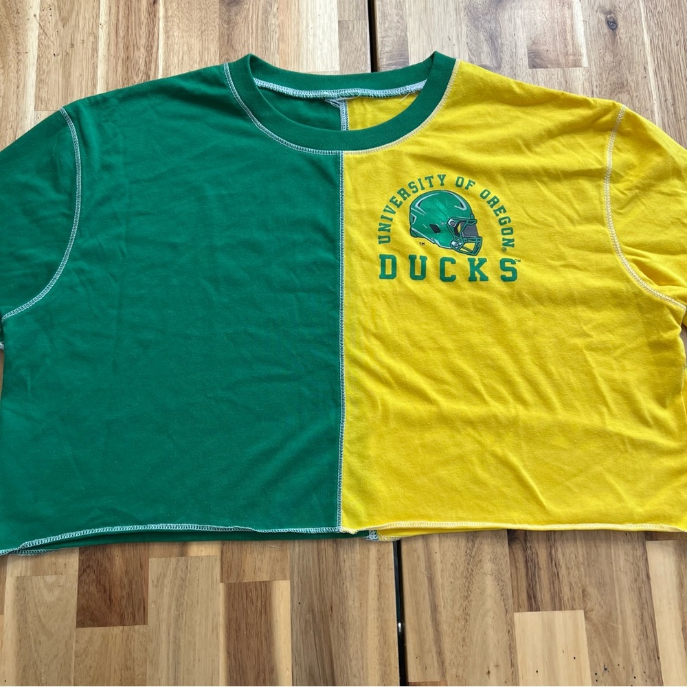 University of Oregon Ducks Half & Half Cropped Tee Green Yellow Women’s